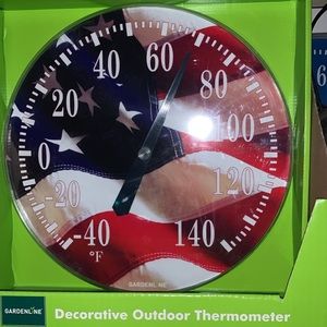 Decorative outdoor thermometer